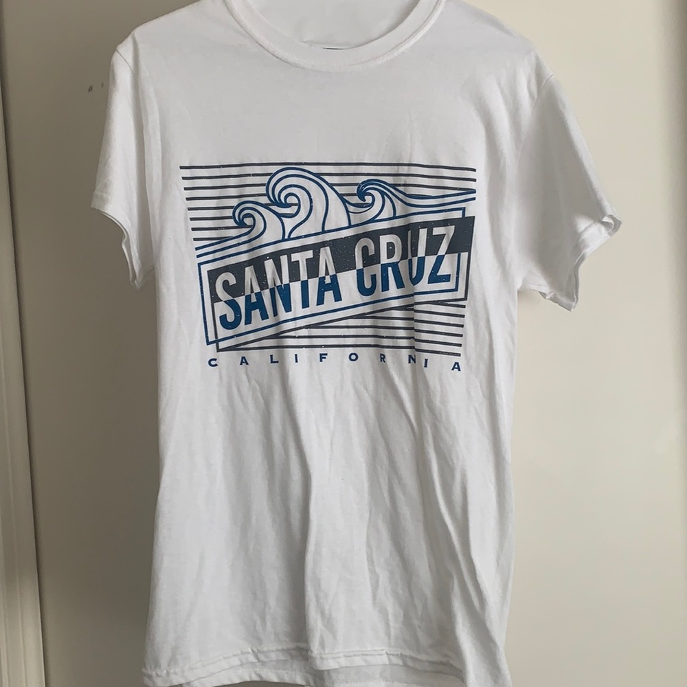 Santa Cruz white grey and blue tee shirt